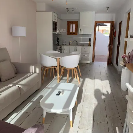 Club Olympus In Garden Апартаменты