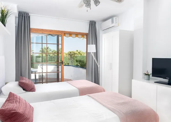 Club Olympus In Garden Apartament